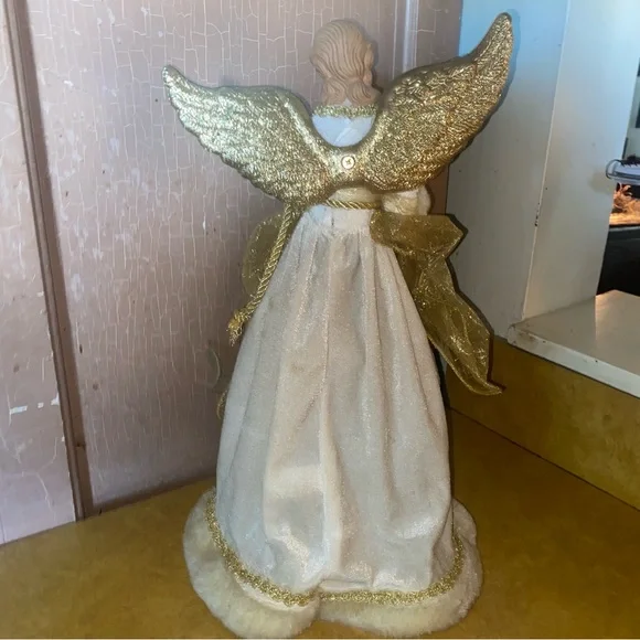 Angel Christmas tree 🌲 topper. Gold 16 inches - Picture 4 of 4